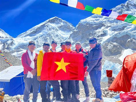 Vietnamese conquers Mount Everest: Climbing higher to reach... depth