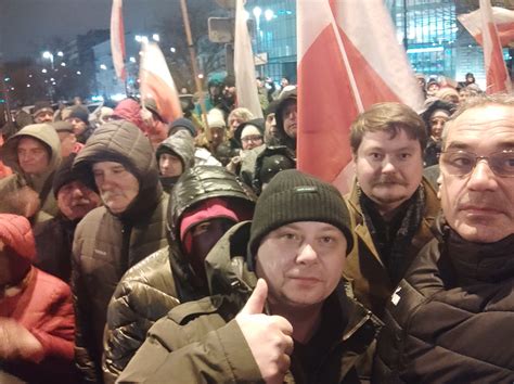 Dzia Acze Pis U Z Kutna I Okolic Organizuj Wyjazd Na Protest Wolnych