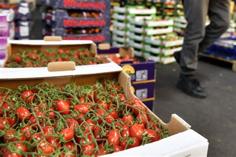 100 Chili Di Frutta E Verdura Sequestrati A Secondigliano Per