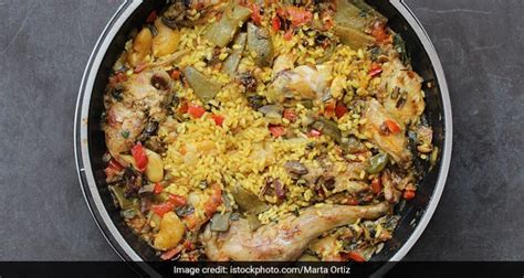 This Easy Chicken Paella Recipe Is Perfect If You Are In No Mood To