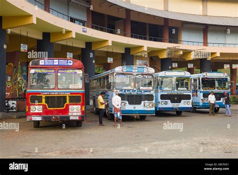 Sri lanka bus hi-res stock photography and images - Alamy