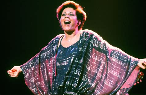 10 Best Minnie Riperton Songs of All Time - Singersroom.com