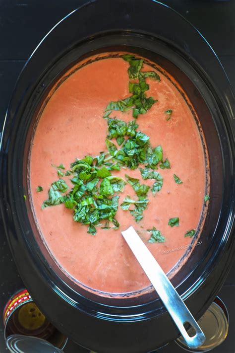 Slow Cooker Creamy Tomato Soup