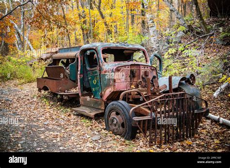 Abandoned compressor truck hi-res stock photography and images - Alamy