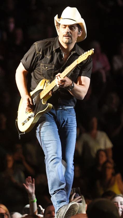 Brad Paisley At Mohegan Sun Arena Brad Paisley Paisley Hunky