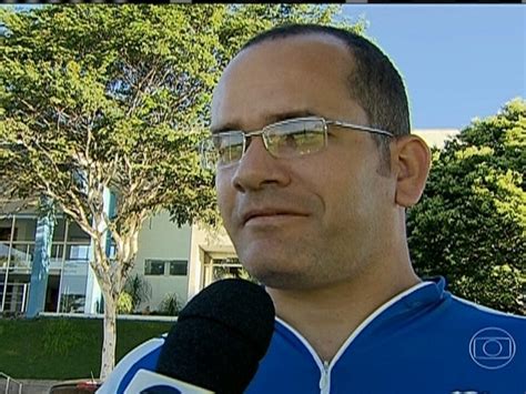 Torcedores Do Cruzeiro Vibram A Chegada De Ded Globoesporte Ge