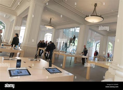 Netherlands Amsterdam Apple Store On The Place Leidse Leidseplein