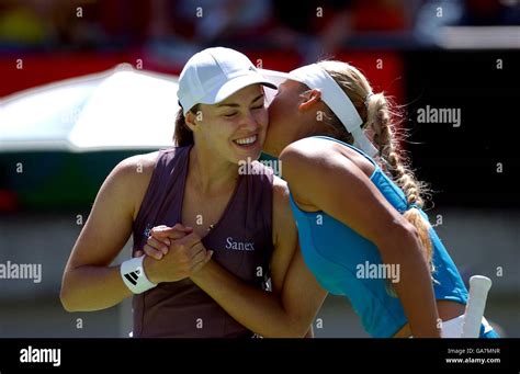 Anna Kournikova Mit Martina Hingis Fotos Und Bildmaterial In Hoher