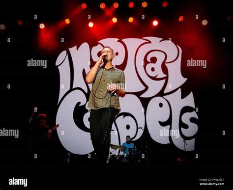 Inspiral carpets live hi-res stock photography and images - Alamy