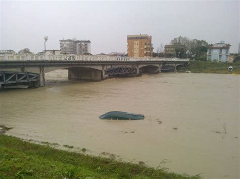 Forte Maltempo In Romagna La Provincia Di Rimini State A Casa