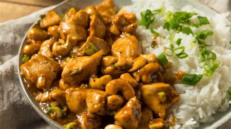 Delicious Slow Cooker Cashew Chicken Starts At