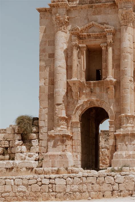 A Complete Guide To Visiting The Jerash Ruins — Along Dusty Roads