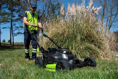 Greenworks Commercial 82v Self Propelled Lawn Mower 82sp25m Ptr