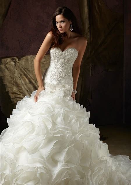 Ball Gown Sweetheart Lace Beaded Organza Ruffle Wedding Dress With Pearls