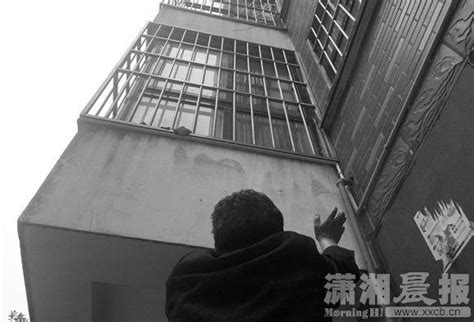 八旬老人出门游玩被阻 从七楼外墙爬到一楼央广网