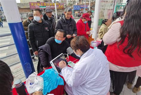 解放街道海航社区组织开展“邻里生活圈 志愿服务当先锋”学雷锋志愿服务主题活动蚌埠市龙子湖区人民政府