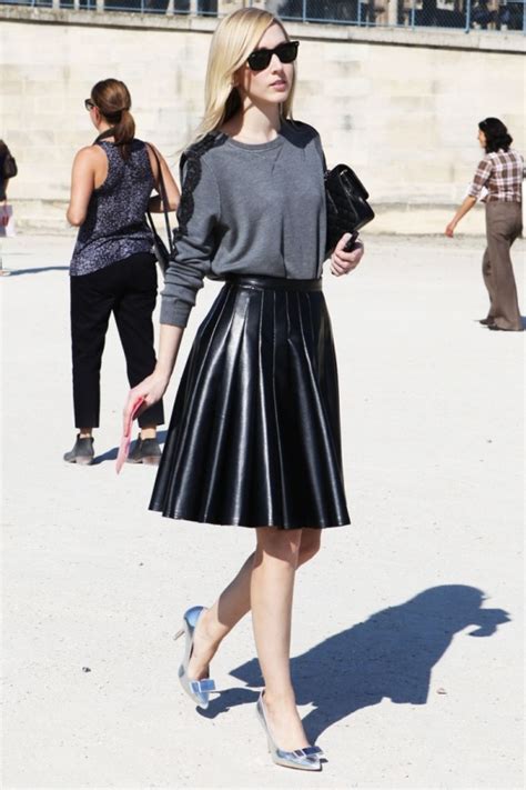 Picture Of How To Wear Leather Skirt 23 Great Looks To Get Inspired 17