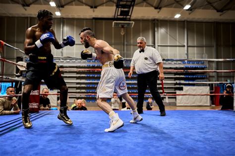 Claudio Grande Batte Ai Punti Il Forte Colombiano Yin Caicedo Noitv