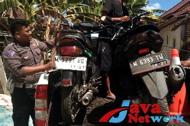 Diduga Kurang Waspada Motor PCX Senggol Motor Astrea Grand Akibatkan