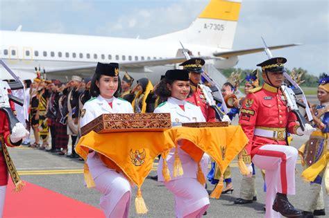 Catat Sejarah Duplikat Bendera Pusaka Dari Jakarta Akhirnya Tiba Di