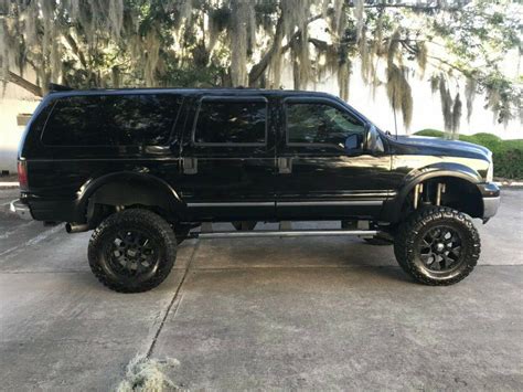 Loaded 2005 Ford Excursion XLT lifted for sale