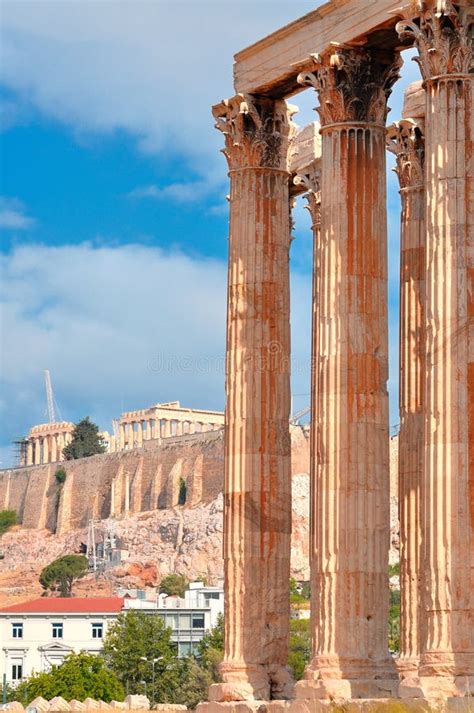 Temple De Zeus Olympien Et D Acropole Avec Le Parthenon Image Stock