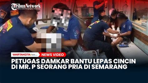 Momen Petugas Damkar Bantu Lepas Cincin Yang Tersangkut Di Alat Kelamin