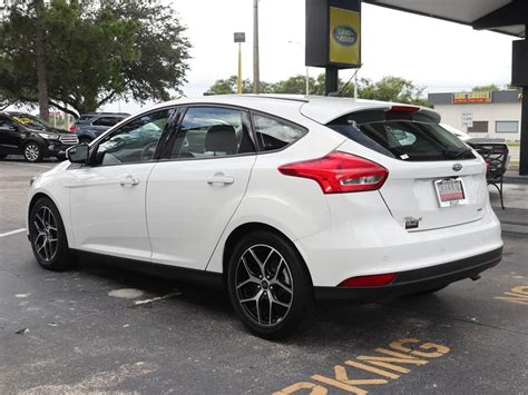 Pre Owned 2017 Ford Focus Sel Fwd 4d Hatchback