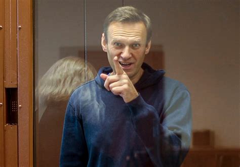 In Russian Courts Alexei Navalny Uses Prisoners Dock As Powerful