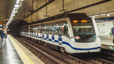 Tragedia en Madrid un hombre murió arrollado por el Metro tras bajar a