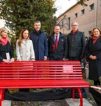 Fotogallery Universit Di Padova Panchina Rossa Per Giulia