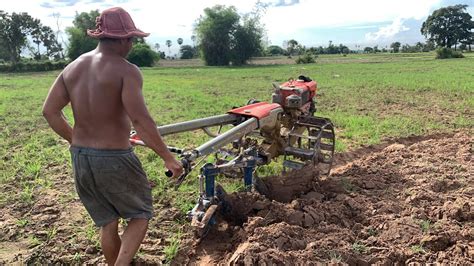 Tractor Hinota In Stuck Kubota Zt Plus Plow Field Sand Kubota