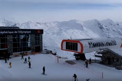 Alpes Un M Tre De Poudreuse La Neige Est Bien Tomb E Dans Ces