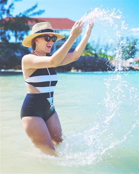 Hot Sexy Krista Robertson Bikini Pics