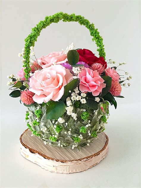 Корзиночка из стабилизированных живых цветов. Украшение для любого ...