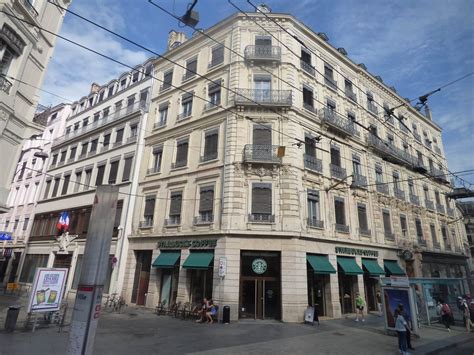 Un essai sur la financiarisation de la rue de la République à Lyon