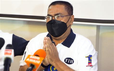 pertahan dun pantai kundor kata  azman  malaysia