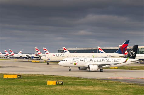 How New Flight Paths Are Going To Change UK Aviation
