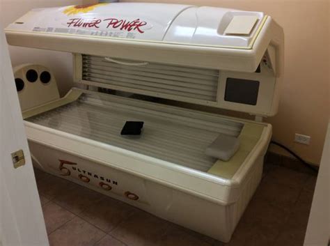 Ultrasun Sunburst 5000 Flower Power Tanning Bed