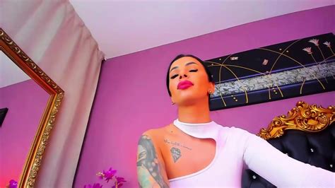 MoonaMuslim Shows Tits