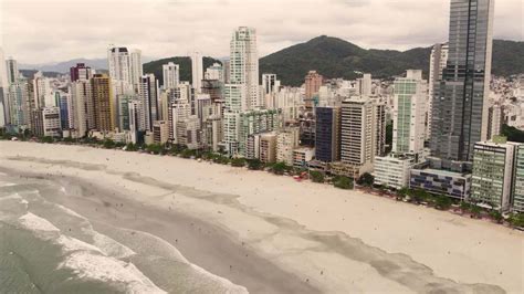 Balne Rio Cambori Quer Conter Avan O Do Mar Ap S Eros O Mar Tima