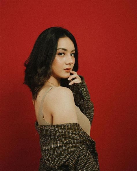 Hot Sexy Ersya Aurelia Siffrin Bikini Pics