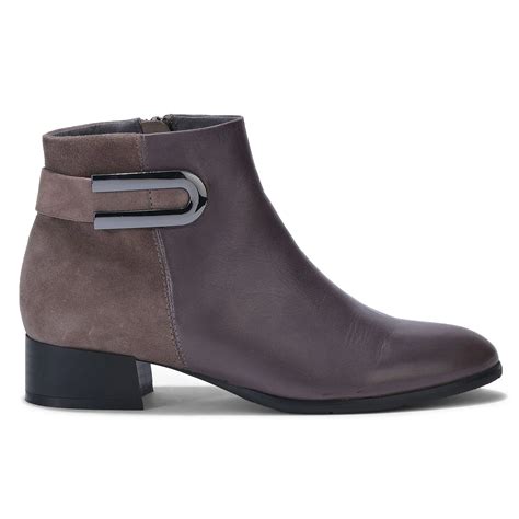 women grey boots