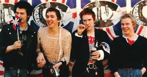 Sex Pistols lançará pela primeira vez shows da turnê de 1978 nos