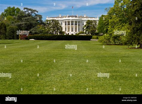 Obama white house residence hi-res stock photography and images - Alamy