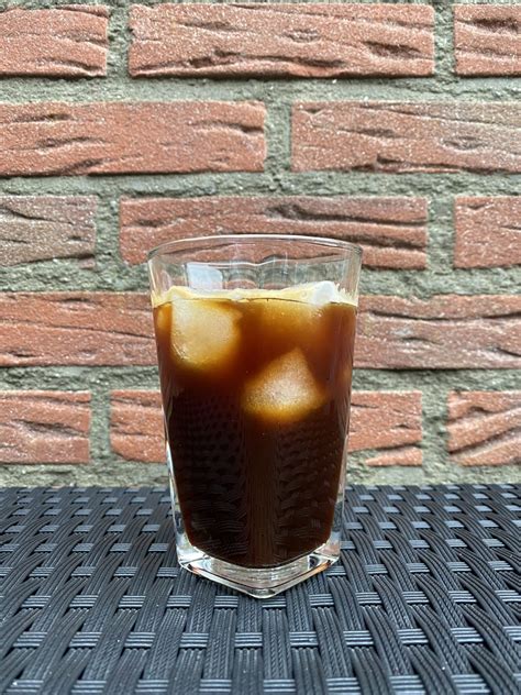 Try These Five Minute Iced Coffee Recipies For A Boost - RYZE Superfoods