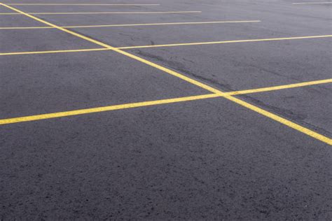 Double Yellow Lines Parking Stock Photos, Pictures & Royalty-Free ...