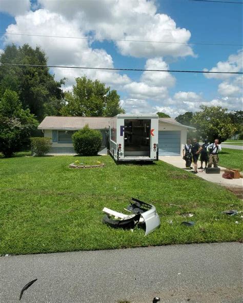 Fedex Truck Crashes Into Home Following Hit And Run In Beverly Hills Local News