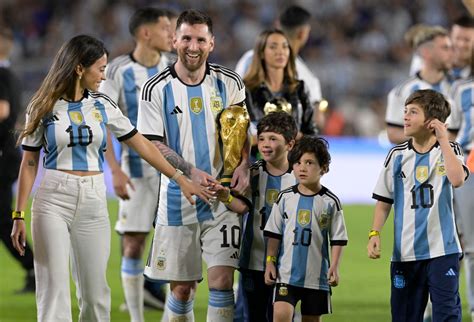 Antonela Roccuzzo And Lionel Messi Mark Wedding Anniversary With Swoon