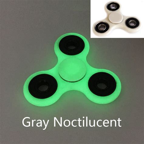 Köp 10 Färg Grå Nattlysande Tri Spinner Fidget Toy ABS plast EDC H